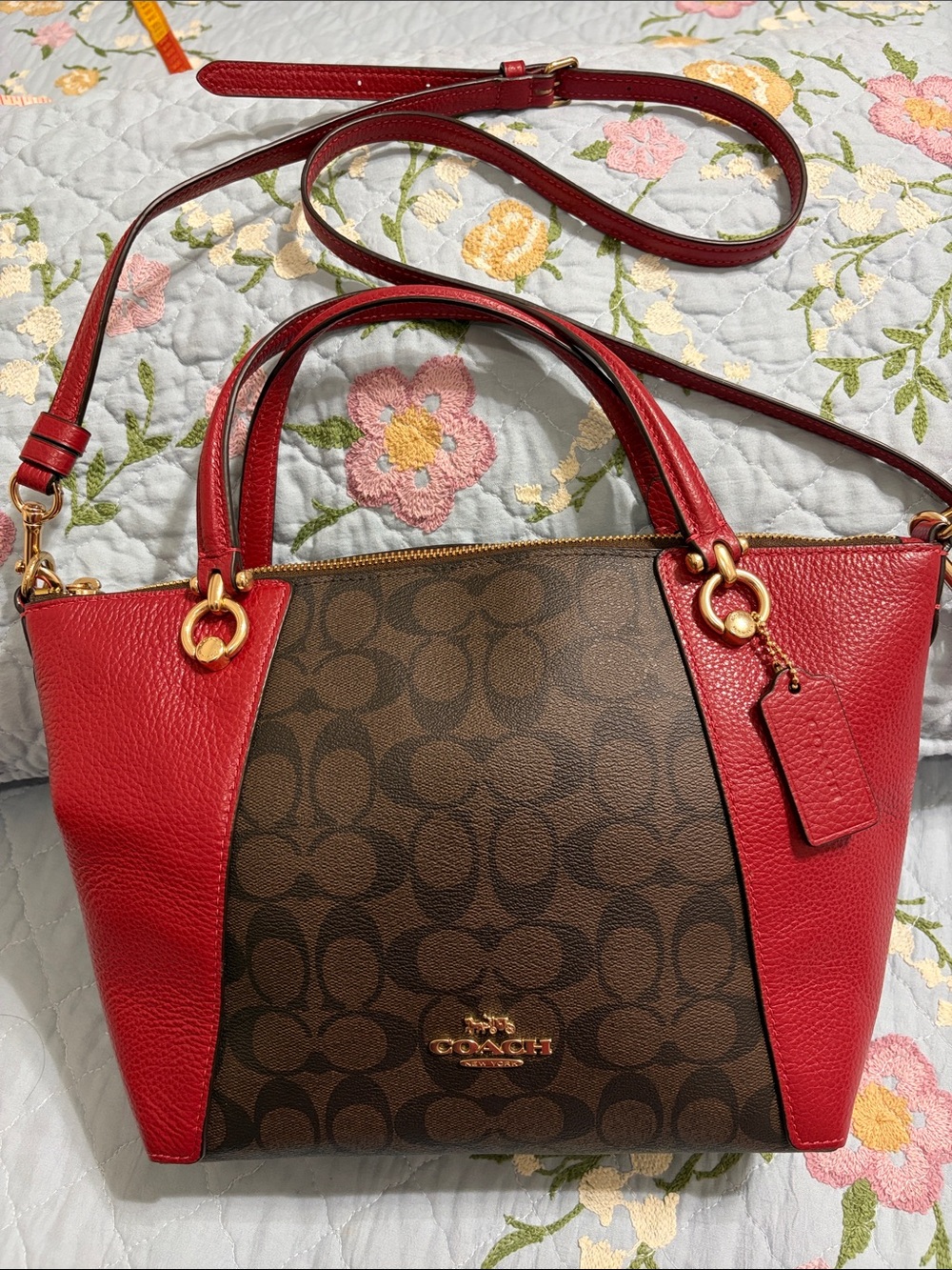 Coach Super Nice Kasey Satchel in Signature Leather Gold Accents Excellent